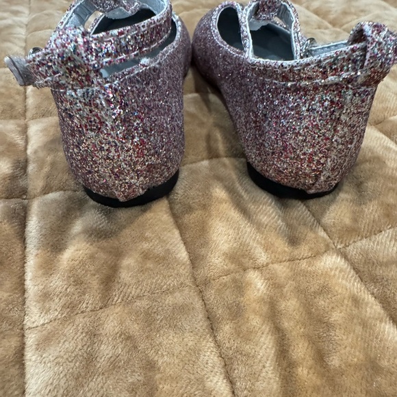 HARPER CANYON Glittery Pink Kids Shoes with adjustable straps! 🎉SO MUCH FUN🎉 - Picture 4 of 8